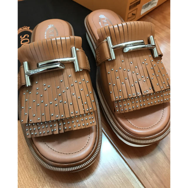 TOD'S(トッズ)のTod's サンダル 35.5 新品　定価のほぼ半値 レディースの靴/シューズ(サンダル)の商品写真