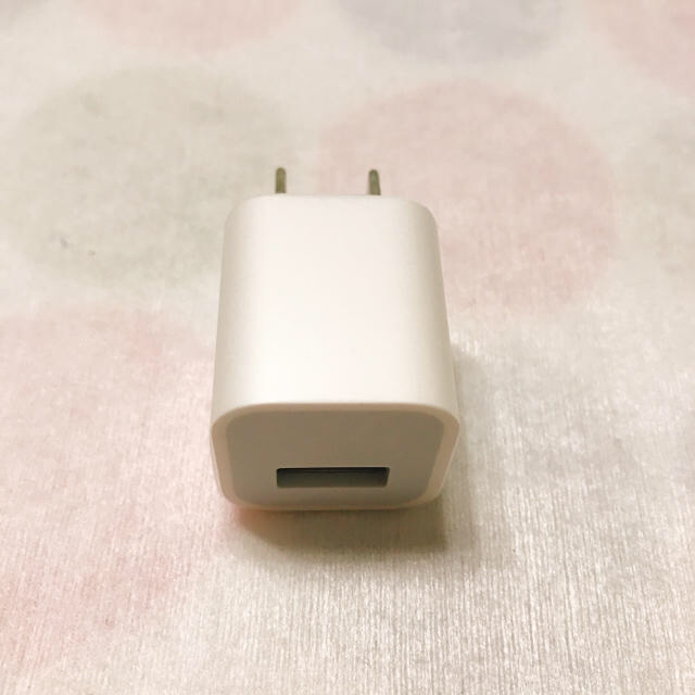 Apple(アップル)のApple純正 家庭用コンセント／USB変換アダプタ スマホ/家電/カメラの生活家電(変圧器/アダプター)の商品写真