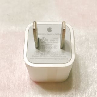 アップル(Apple)のApple純正 家庭用コンセント／USB変換アダプタ(変圧器/アダプター)