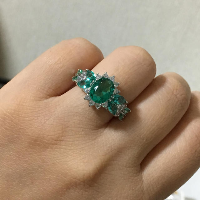 ブルーグリーンとジルコニアの華やかなリング レディースのアクセサリー(リング(指輪))の商品写真