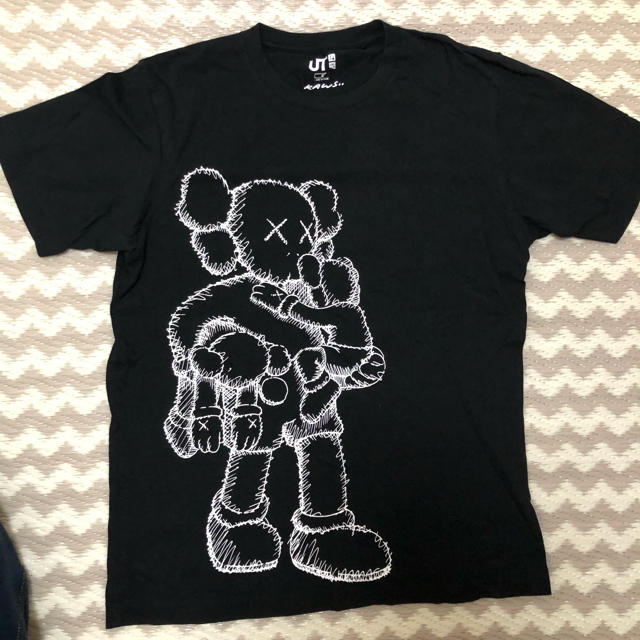 UNIQLO(ユニクロ)のUNIQLO KAWS コラボTシャツ メンズのトップス(Tシャツ/カットソー(半袖/袖なし))の商品写真