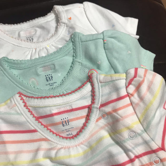 babyGAP(ベビーギャップ)の【新品】GAP  半袖ロンパース 3枚組 80 90  キッズ/ベビー/マタニティのベビー服(~85cm)(ロンパース)の商品写真