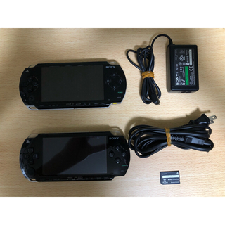 プレイステーションポータブル(PlayStation Portable)のPSP 1000  2台 ＋充電ケーブル(携帯用ゲーム機本体)