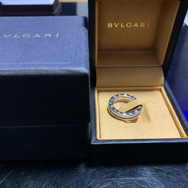 BVLGARI(ブルガリ)のBVLGARI B_01 k18wgリング レディースのアクセサリー(リング(指輪))の商品写真
