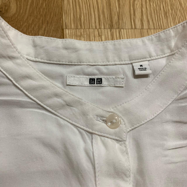 UNIQLO(ユニクロ)のUNIQLO 白シャツ ノーカラー レディースのトップス(シャツ/ブラウス(長袖/七分))の商品写真