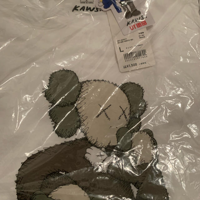 UNIQLO(ユニクロ)の【Lサイズ】kaws × UT カウズ ユニクロ Tシャツ 422019 メンズのトップス(Tシャツ/カットソー(半袖/袖なし))の商品写真