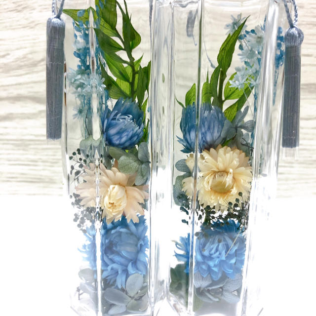 ✨気まぐれセール✨ハーバリウム  仏花 お花いっぱい ブルー タッセル付き ハンドメイドのフラワー/ガーデン(その他)の商品写真