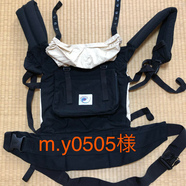 Ergobaby(エルゴベビー)の美品 定番 エルゴ 抱っこ紐 ブラック オリジナル キッズ/ベビー/マタニティの外出/移動用品(抱っこひも/おんぶひも)の商品写真