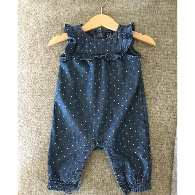 babyGAP(ベビーギャップ)の可愛い💜baby gapロンパース60 キッズ/ベビー/マタニティのベビー服(~85cm)(ロンパース)の商品写真