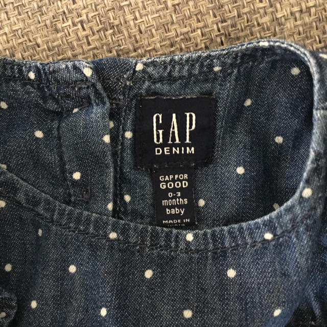 babyGAP(ベビーギャップ)の可愛い💜baby gapロンパース60 キッズ/ベビー/マタニティのベビー服(~85cm)(ロンパース)の商品写真