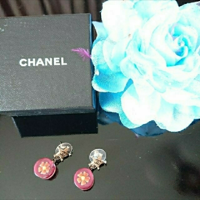 CHANEL(シャネル)の★CHANEL★正規品  シャネルSTARピアス レディースのアクセサリー(ピアス)の商品写真