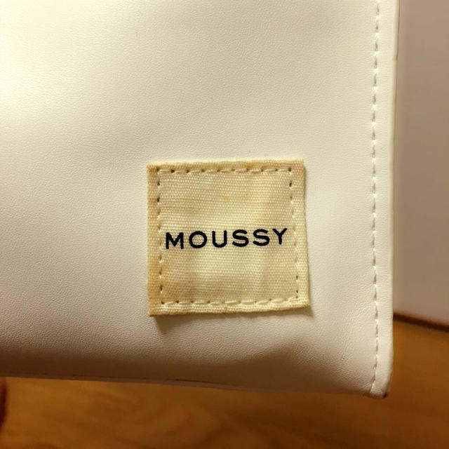 moussy(マウジー)のmoussy✩ロールペーパークラッチ レディースのバッグ(クラッチバッグ)の商品写真
