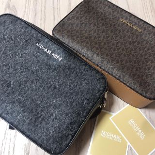 マイケルコース(Michael Kors)のマイケルコース  クロスボディ  ショルダーバッグ 新品 各15000円(ショルダーバッグ)