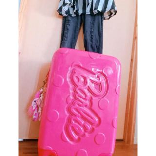 バービー(Barbie)のバービー  キャリーケース セット♡(スーツケース/キャリーバッグ)