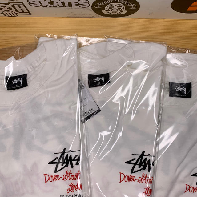 STUSSY(ステューシー)のStussy DSM London Tee White S メンズのトップス(Tシャツ/カットソー(半袖/袖なし))の商品写真