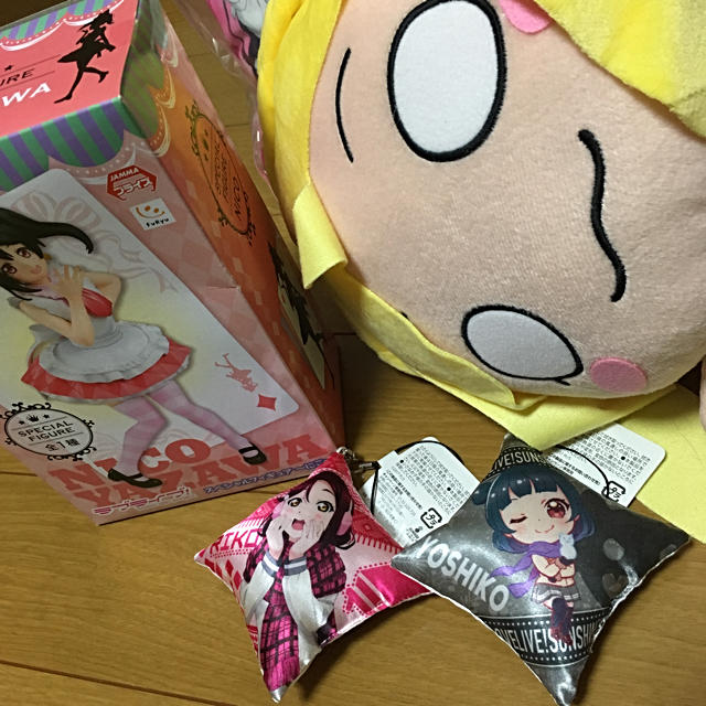 ラブライブ グッズ まとめ売り フィギュア タオル クッション ぬいぐるみ など エンタメ/ホビーのアニメグッズ(その他)の商品写真