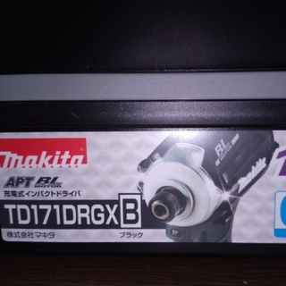 マキタ(Makita)のMakita マキタ TD171DRGXB黒色インパクトドライバー 展示品美品(工具)