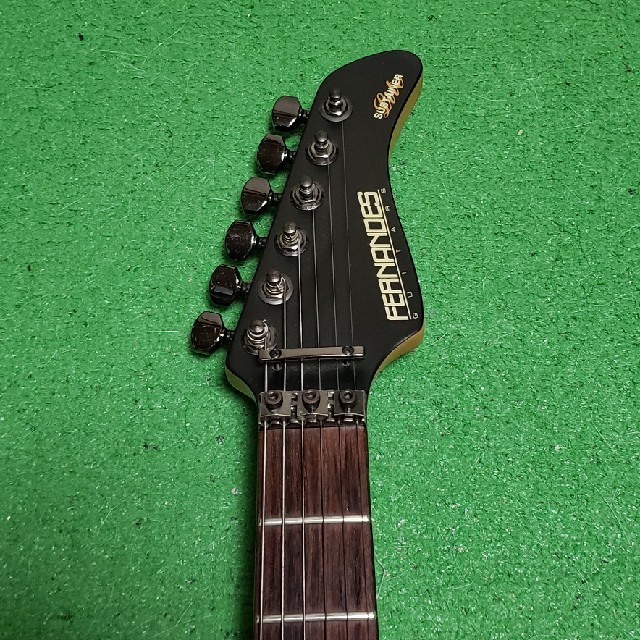 FERNANDES FR-55S サスティナー搭載ストラト