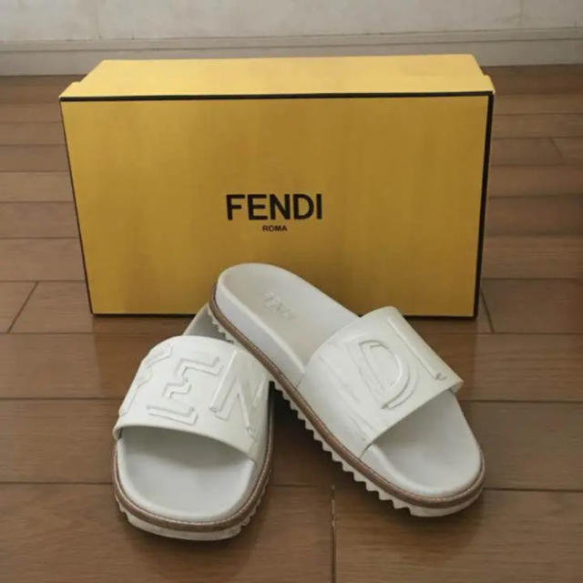 FENDI(フェンディ)のクドウ様専用!FENDI☆ロゴサンダル  大セール!! メンズの靴/シューズ(サンダル)の商品写真