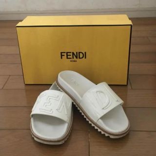 フェンディ(FENDI)のクドウ様専用!FENDI☆ロゴサンダル  大セール!!(サンダル)