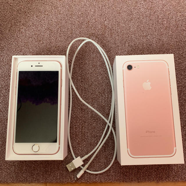 iPhone(アイフォーン)のiPhone7 スマホ/家電/カメラのスマートフォン/携帯電話(スマートフォン本体)の商品写真