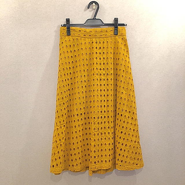 H&M(エイチアンドエム)のH&Mパンチングスカート レディースのスカート(ひざ丈スカート)の商品写真