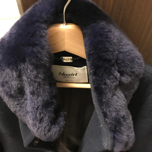 Blugirl(ブルーガール)のおまとめ割引致します様専用 blugirl ネイビー ラビットファー付きコート レディースのジャケット/アウター(ロングコート)の商品写真