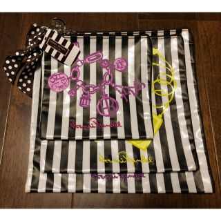 ヘンリベンデル(Henri Bendel)の《新品タグ付き》ヘンリベンデル 薄型ポーチ３点セット(ポーチ)