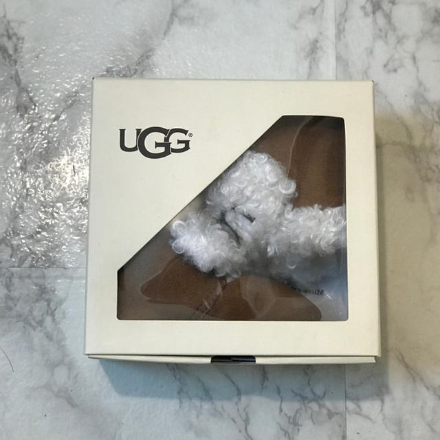 UGG(アグ)のugg ベビーサイズ ルームシューズ 新品未使用 キッズ/ベビー/マタニティのベビー靴/シューズ(~14cm)(その他)の商品写真