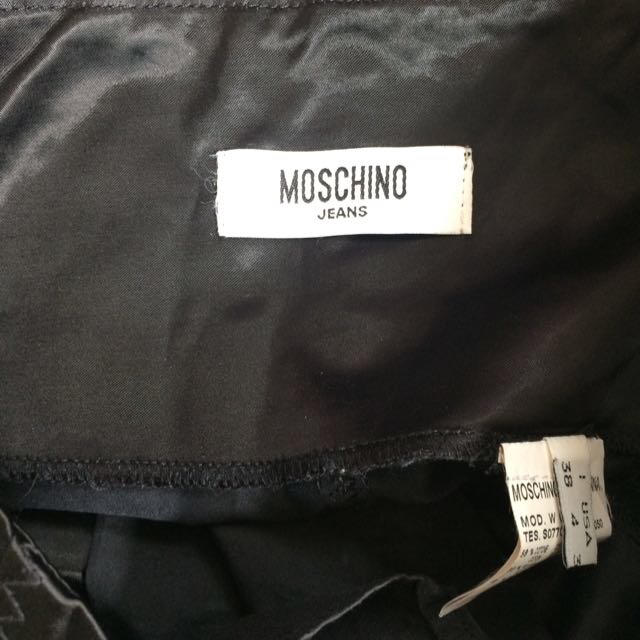 MOSCHINO(モスキーノ)のMOSCHINOガーターモチーフスカート レディースのスカート(ひざ丈スカート)の商品写真