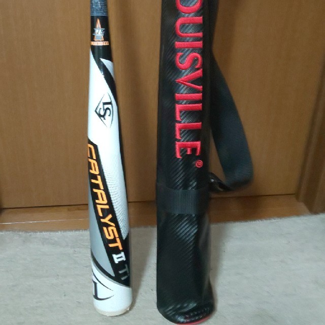 Louisville Slugger(ルイスビルスラッガー)の美品！ルイスビルスラッガー軟式バットカタリスト2019年モデル スポーツ/アウトドアの野球(バット)の商品写真