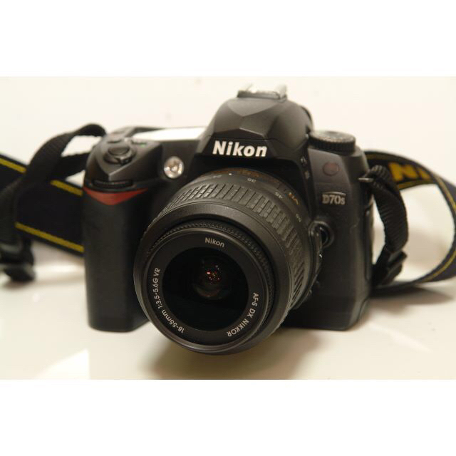 Nikon D70S レンズセット+おまけ ケース付 - デジタル一眼