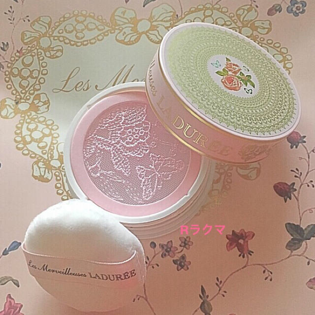 LADUREE(ラデュレ)の専用❤︎  ラデュレ限定 イルミネイティング フェイス パウダー コスメ/美容のベースメイク/化粧品(フェイスパウダー)の商品写真