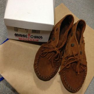 ミネトンカ(Minnetonka)のミネトンカ Fringed Moc(ブーツ)