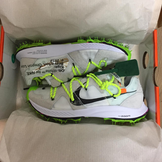 NIKE(ナイキ)のNIKE×OFF-WHITE ZOOM TERRA KIGER 5 size25 レディースの靴/シューズ(スニーカー)の商品写真