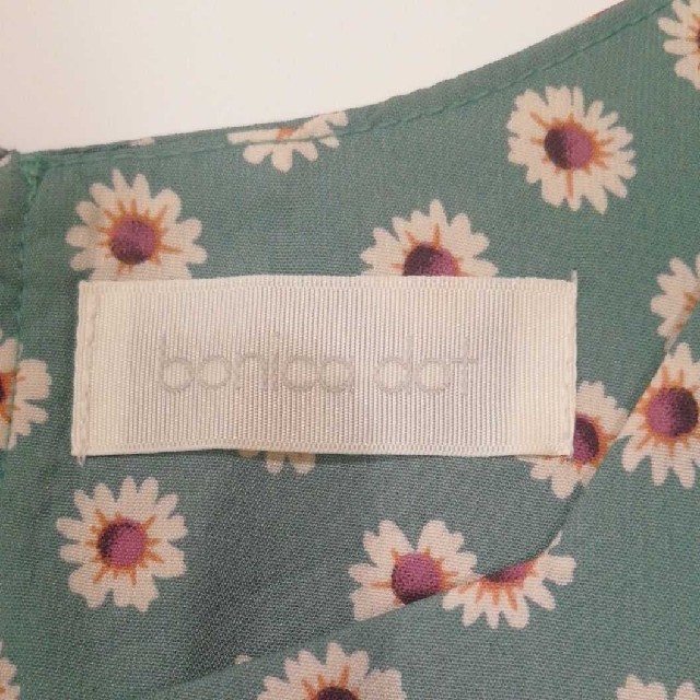 bonica dot(ボニカドット)のこあ様専用　花柄ワンピース　ボニカドット レディースのワンピース(ひざ丈ワンピース)の商品写真