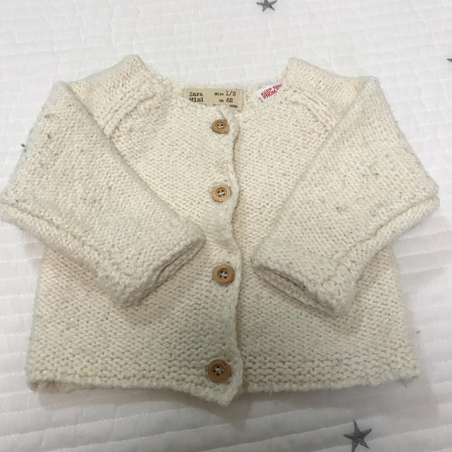 ZARA KIDS(ザラキッズ)のzara  baby カーディガン ニット オフホワイト キッズ/ベビー/マタニティのベビー服(~85cm)(カーディガン/ボレロ)の商品写真