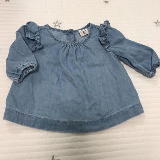 ベビーギャップ(babyGAP)のbabyGAP デニム生地のトップス フリルがかわいい♡(シャツ/カットソー)