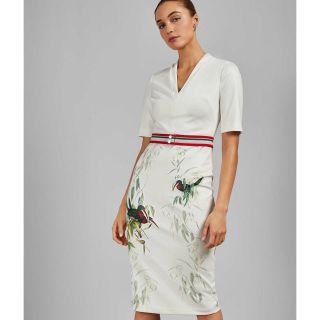 テッドベイカー(TED BAKER)の値下げ中☘️ MOLILO 花柄ミモレ丈タイトワンピース(ひざ丈ワンピース)