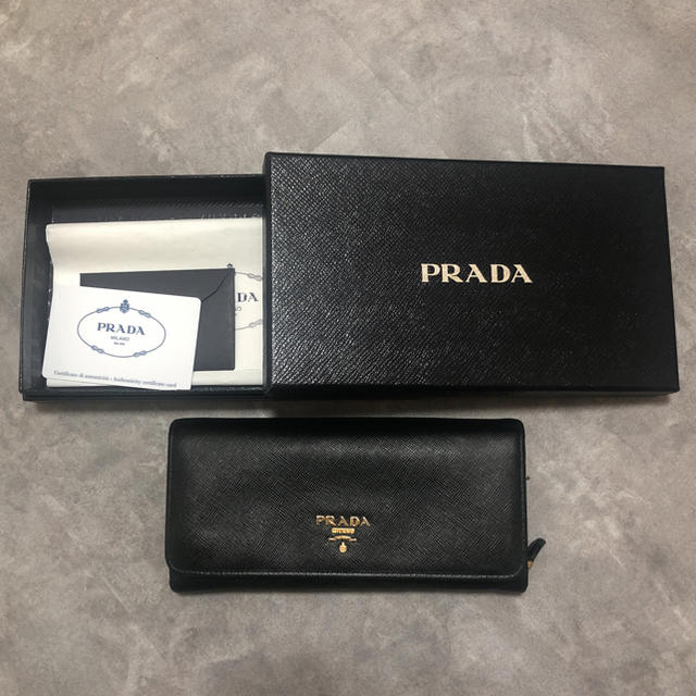 PRADA サフィアーノ 長財布