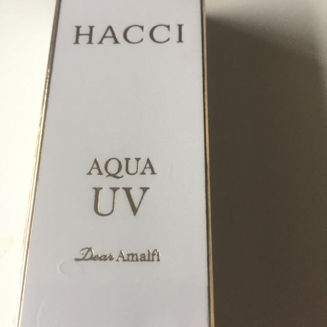 HACCI(ハッチ)のHACCI AQUA UV 日焼け止めミルク 新品未開封 コスメ/美容のボディケア(日焼け止め/サンオイル)の商品写真