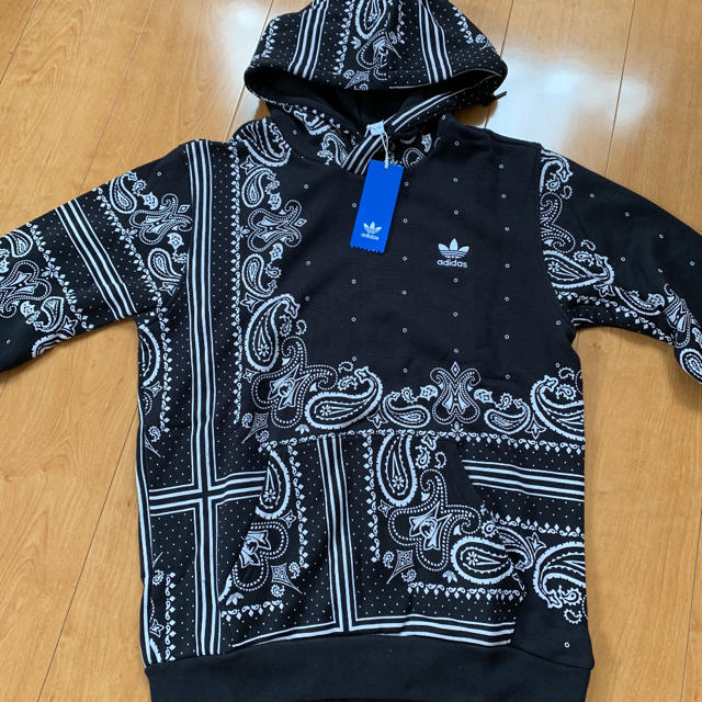 adidas - 新品 adidas originals バンダナ柄 ペイズリー柄 パーカー M