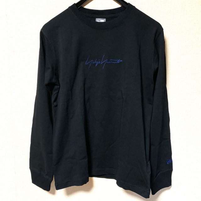 Yohji Yamamoto(ヨウジヤマモト)のヨウジヤマモト ニューエラ 長袖Tシャツ S ブラック ブルー NEW ERA メンズのトップス(Tシャツ/カットソー(七分/長袖))の商品写真