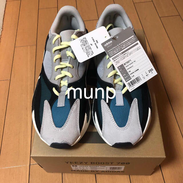 YEEZY BOOST 700 OG  WAVE RUNNER 26