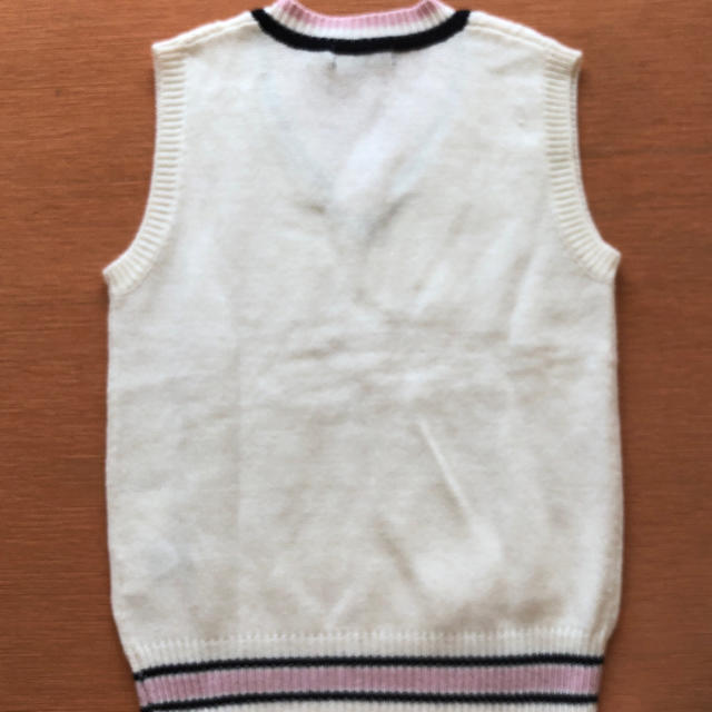 EASTBOY(イーストボーイ)のイーストボーイ  ベスト 130 秋冬用 キッズ/ベビー/マタニティのキッズ服女の子用(90cm~)(その他)の商品写真