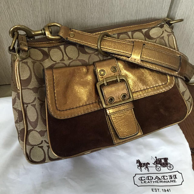 COACH(コーチ)のお値下げ★良品 ゴールド バック コーチ レディースのバッグ(ショルダーバッグ)の商品写真