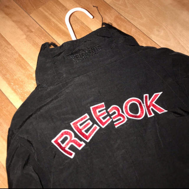 vetements reebok メンズのジャケット/アウター(ナイロンジャケット)の商品写真