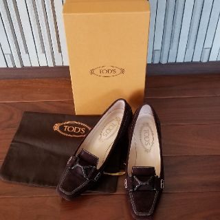 トッズ(TOD'S)のTOD'S焦げ茶色スエードパンプス(ハイヒール/パンプス)