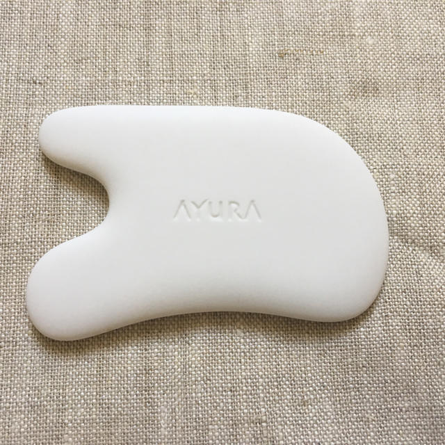 AYURA(アユーラ)のAYURAカッサプレート むくみ解消 コスメ/美容のスキンケア/基礎化粧品(フェイスローラー/小物)の商品写真