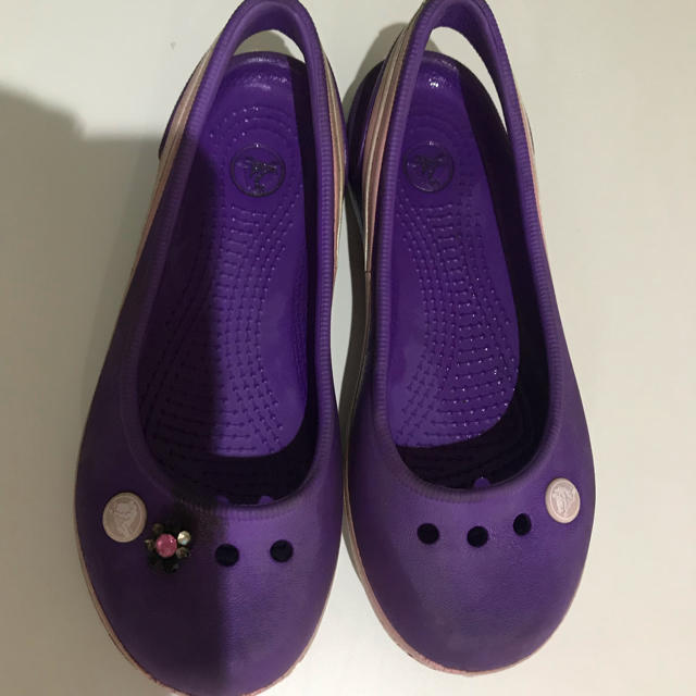 crocs(クロックス)のクロックス キッズ/ベビー/マタニティのキッズ靴/シューズ(15cm~)(サンダル)の商品写真